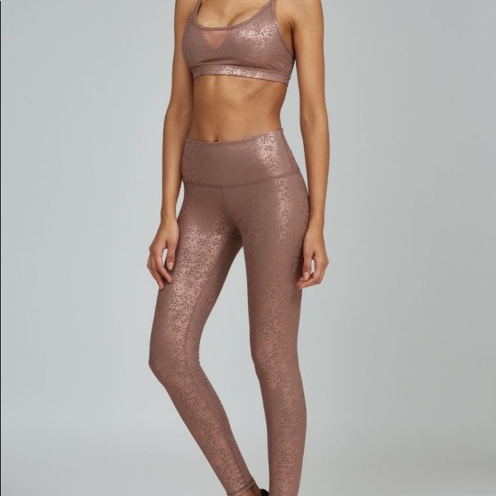 NWOT NOLI YOGA PINK FOIL LEGGINGS Large